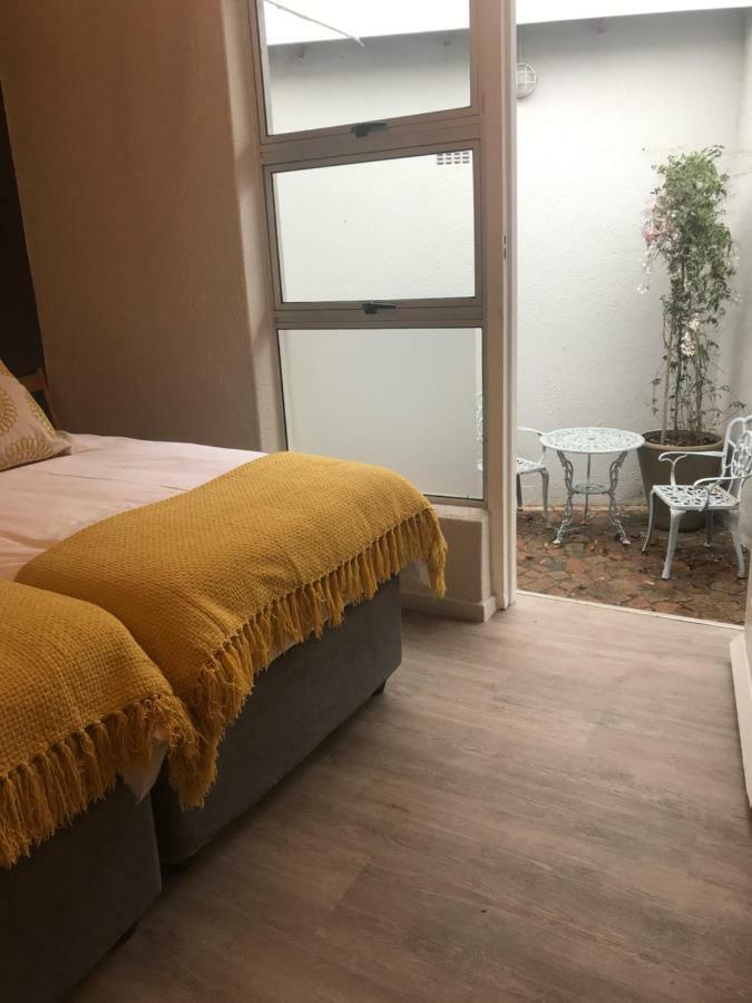 Olive Tree Private Rooms In Stellenbosch- No Load Shedding מראה חיצוני תמונה