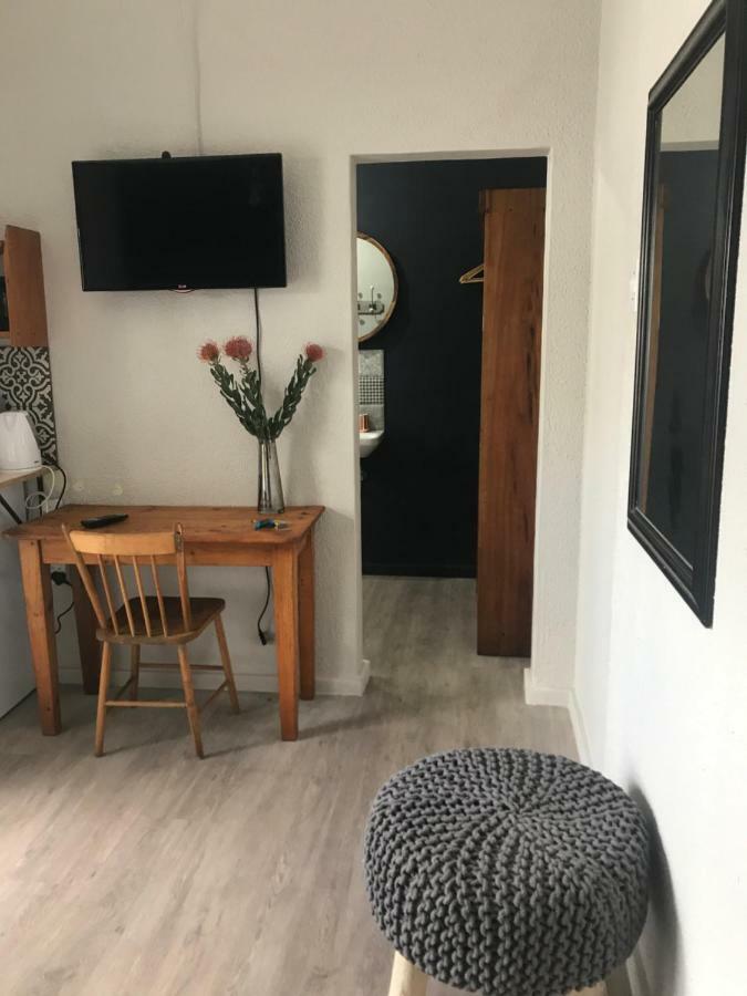 Olive Tree Private Rooms In Stellenbosch- No Load Shedding מראה חיצוני תמונה